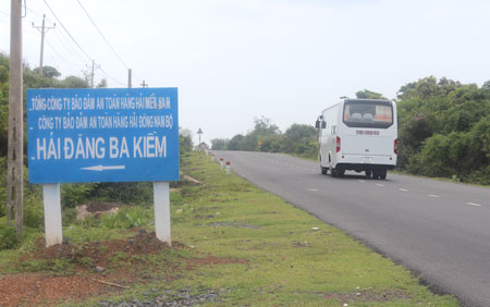 Trên hành trình có ngọn Hải đăng Ba Kiềm - một địa điểm danh lam thắng cảnh nổi tiếng