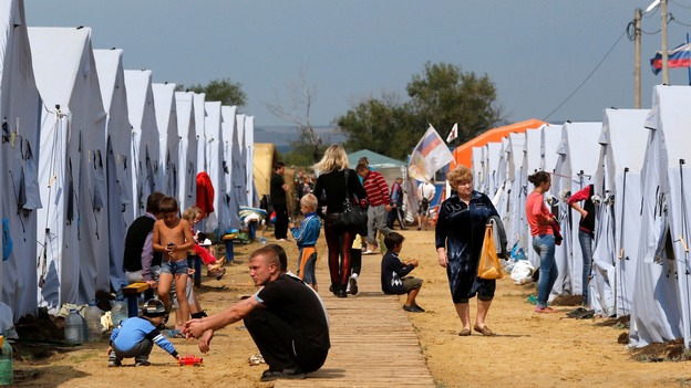 Các lều dựng tạm của đoàn người tị nạn Ukraine