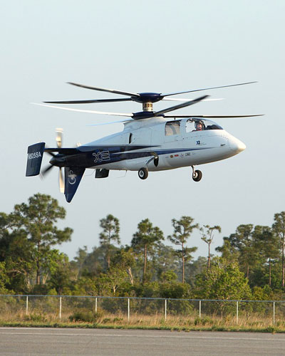 Sikorsky X2 là sản phẩm của tập đoàn chế tạo máy bay cùng tên với ngân sách đầu tư 50 triệu USD. X2 ra đời nhằm tiếp cận nhanh các mục tiêu trên chiến trường nhờ vận tốc độ di chuyển lớn. Hai cánh quạt đồng trục giúp X2 cất cánh linh hoạt trong khi cánh đuôi nằm ngang giúp tăng vận tốc di chuyển của máy bay.