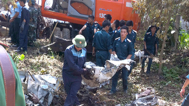 Hiện trường vụ tai nạn máy bay rơi ở Hà Nội sáng 7/7 - Ảnh: Minh Quang
