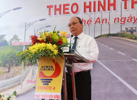 Phó Thủ tướng Nguyễn Xuân Phúc biểu dương các đơn vị thi công, tư vấn giám sát đã 