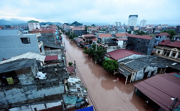 Tp. Lạng Sơn ngập chìm trong nước do ảnh hưởng bởi cơn bão số 2