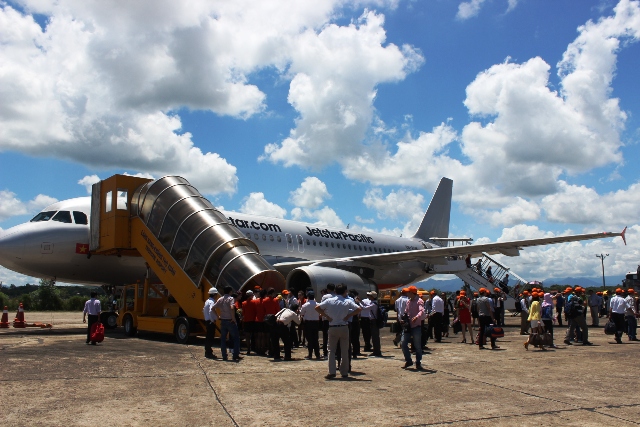 Chuyến bay đầu tiên của hàng hàng không JetstarPacific đáp xuống sân bay Thọ Xuân ( Thanh Hóa