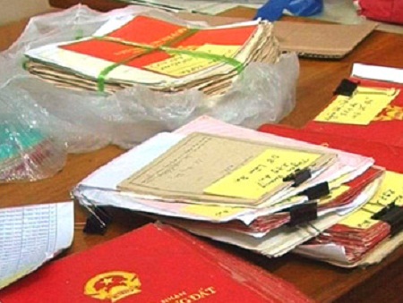 Hàng ngàn sổ đỏ được công an thu giữ từ đối tượng Minh sẽ được trả lại cho người dân