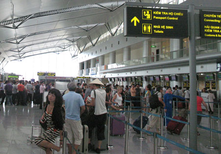An ninh được siết chặt tại Sân bay Đà Nẵng tạo sự yên tâm cho hành khách Ảnh: Hằng Nga