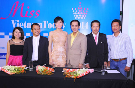 Đại diện Ban tổ chức, Ban giám khảo trong buổi họp báo công bố cuộc thi Miss Vietnamtoday 2014
