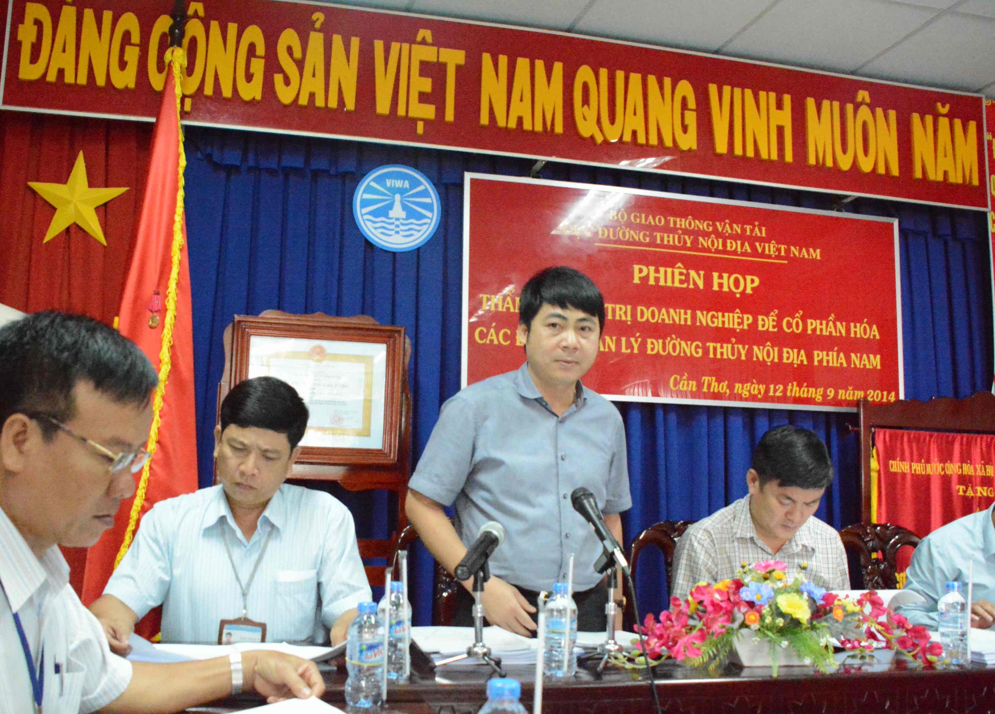 Ông Hoàng Minh Toàn, Cục phó Cục QLĐTNĐ Việt Nam, chủ trì phiên họp thẩm tra giá trị doanh nghiệp