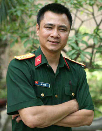 Diễn viên Tự Long