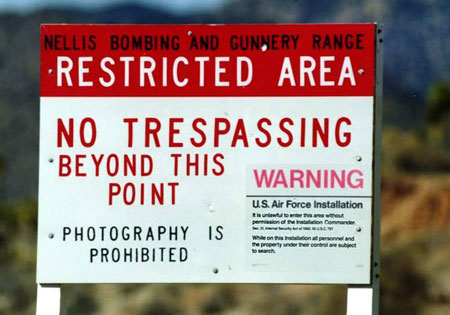 Bảng cấm tại Area 51
