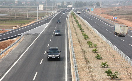Cao tốc Nội Bài - Lào Cai sẽ được khai thác với tốc độ 120km/h.