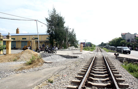 Đường ngang trước cửa Doanh nghiệp Việt Trung 2 mở trái phép, điều kiện an toàn không đảm bảo là nguyên nhân chính dẫn đến tai nạn