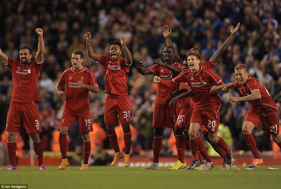 Niềm vui của các cầu thủ Liverpool sau khi vượt qua Mid