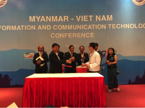 Công ty cổ phần Công nghệ Hanel DTT Việt Nam, đại diện là ông Nguyễn Thế Trung – Giám đốc Điều hành và Công Ty Sundrew Myanmar, đại diện là ông Mr. HToon Lin - Giám đốc Điều hành đã chính thức ký kết thoả thuận hợp tác xây dựng các ứng dụng chính phủ điện tử trên nền OEP cho Myanmar