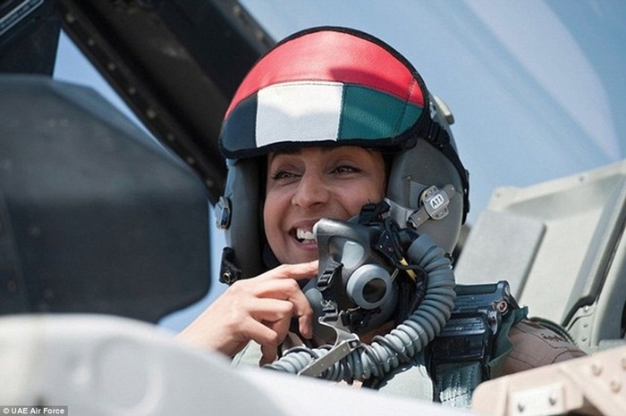 Nữ phi công Mariam al-Mansouri (Ảnh: Emirates News Agency, WAM)
