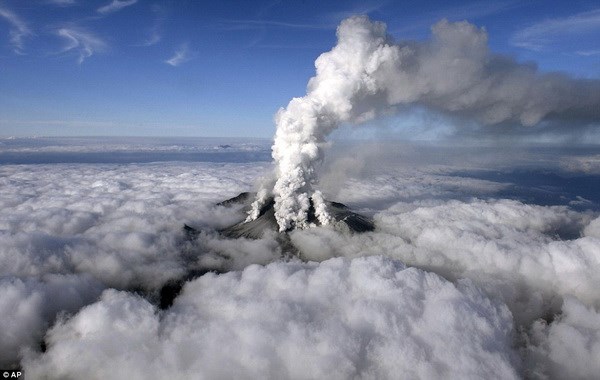 Núi lửa Ontake phun trào. (Nguồn: AP)