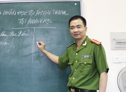 Đại tá, PGS, TS Nguyễn Minh Đức - Giám đốc Trung tâm Nghiên cứu tội phạm học và Điều tra tội phạm (Học viện Cảnh sát nhân dân) 