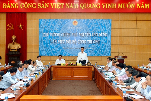 Thủ tướng Nguyễn Tấn Dũng phát biểu tại cuộc làm việc với Bộ Công thương chiều 2/10 - ảnh chinhphu.vn