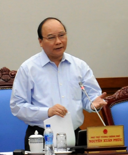 Phó Thủ tướng Nguyễn Xuân Phúc chỉ đạo hội nghị trực tuyến với 63 tỉnh thành về ATGT