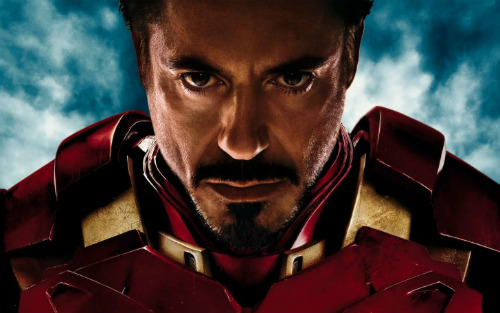 Vị trí thứ tư là gã tỷ phủ Tony Stark hay siêu anh hùng Iron Man với 12,4 tỉ USD. Người sắt có khối lượng gia sản khổng lồ của bản thân nhờ việc kinh doanh vũ khí quốc phòng và năng lượng. 