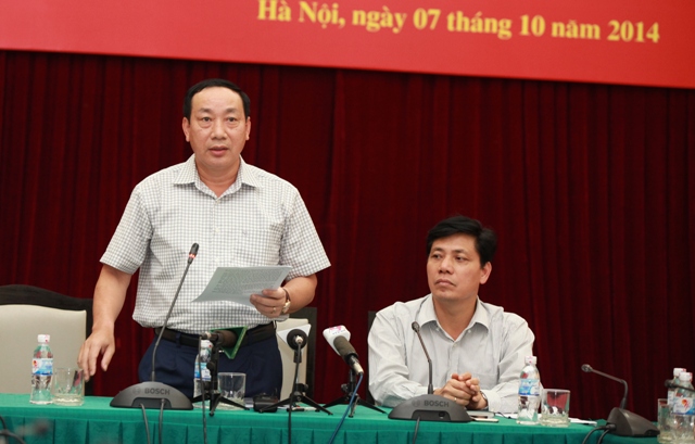 Thứ trưởng Nguyễn Hồng Trường trả lời báo chí tại cuộc họp báo quý III của Bộ GTVT