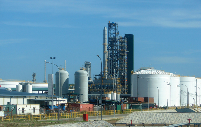 Nhà máy lọc dầu Dung Quất - ảnh PVLSC