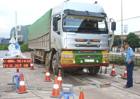 Tình trạng đậu đỗ trước hai đầu trạm cân đến nay không còn