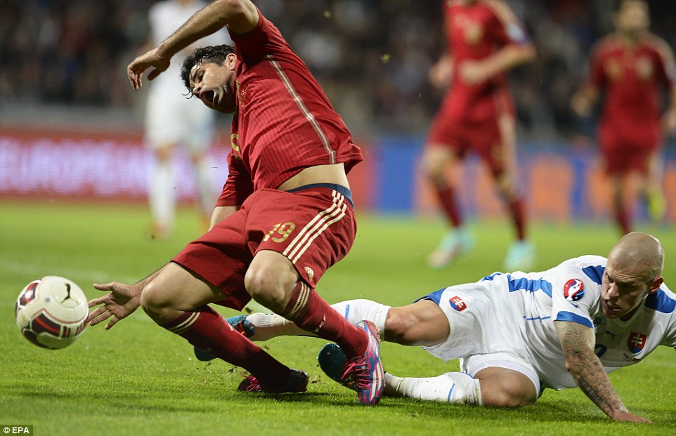 Diego Costa chơi mờ nhạt trong màu áo ĐT Tây Ban Nha