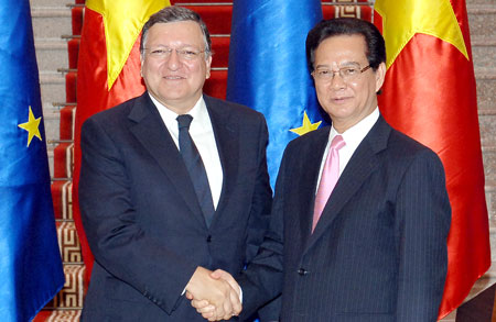 Thủ tướng Nguyến Tấn Dũng đón Chủ tịch EC Manuel Barroso thăm Việt Nam hồi tháng 8/2014