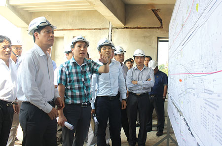 Thứ trưởng Nguyễn Ngọc Đông kiểm tra tiến độ thi công ga Ninh Bình mới