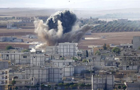 Khói bom từ thị trấn Kobani của Syria
