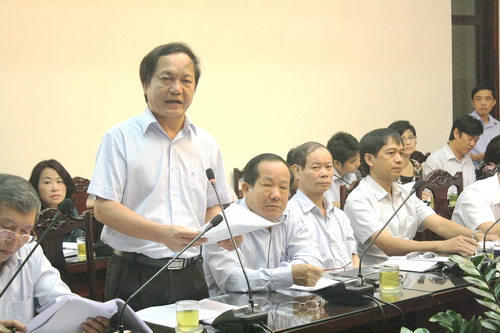 Ông Vũ Tá Tùng, Tổng giám đốc VNR phát biểu tại cuộ họp