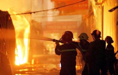 Vụ hỏa hoạn tại đường Dương Đình Nghệ, quận Cầu Giấy, Hà Nội