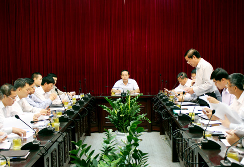 Thứ trưởng Bộ GTVT Nguyễn Hồng Trường chủ trì cuộc họp.
