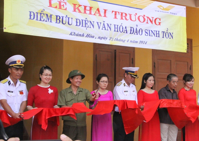 Khánh thành điểm bưu điện văn hóa ở xã đảo Sinh Tồn (Trường Sa, Khánh Hòa) - ảnh Vietnamnet