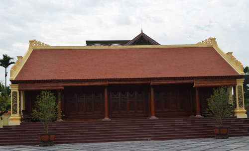 Hiện ở xã Thủy Triều có khoảng 150 ngôi nhà dựng bằng gỗ lim.