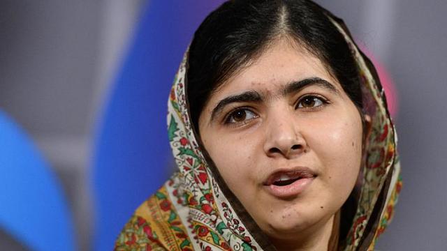 Cô bé Malala Yousafzai, 17 tuổi người Pakistan, người trẻ nhất đạt giải Nobel hòa bình ủng hộ 50.000 USD xây trường cho trẻ em ở Gaza