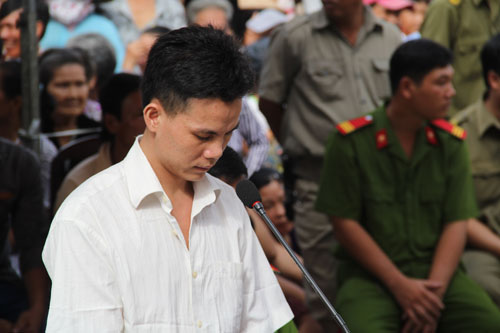 Phạm Văn Thanh nghe tòa tuyên án tử hình