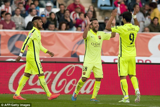 Suarez tỏa sáng với 2 đường kiến tạo giúp Barca có được 3 điểm