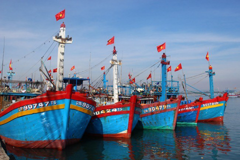Tàu cá Đà Nẵng trước giờ ra khơi đánh bắt.