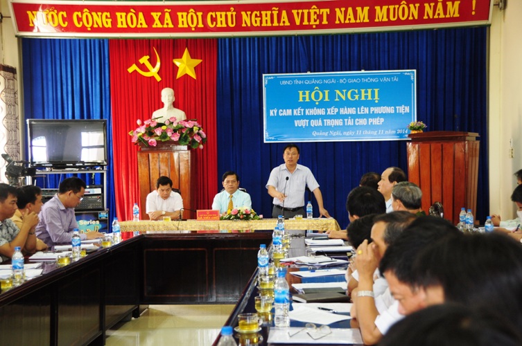 Ông Nguyễn Xuân Cường, Phó tổng cục trưởng Cục đường bộ phát biểu tại Hội nghị