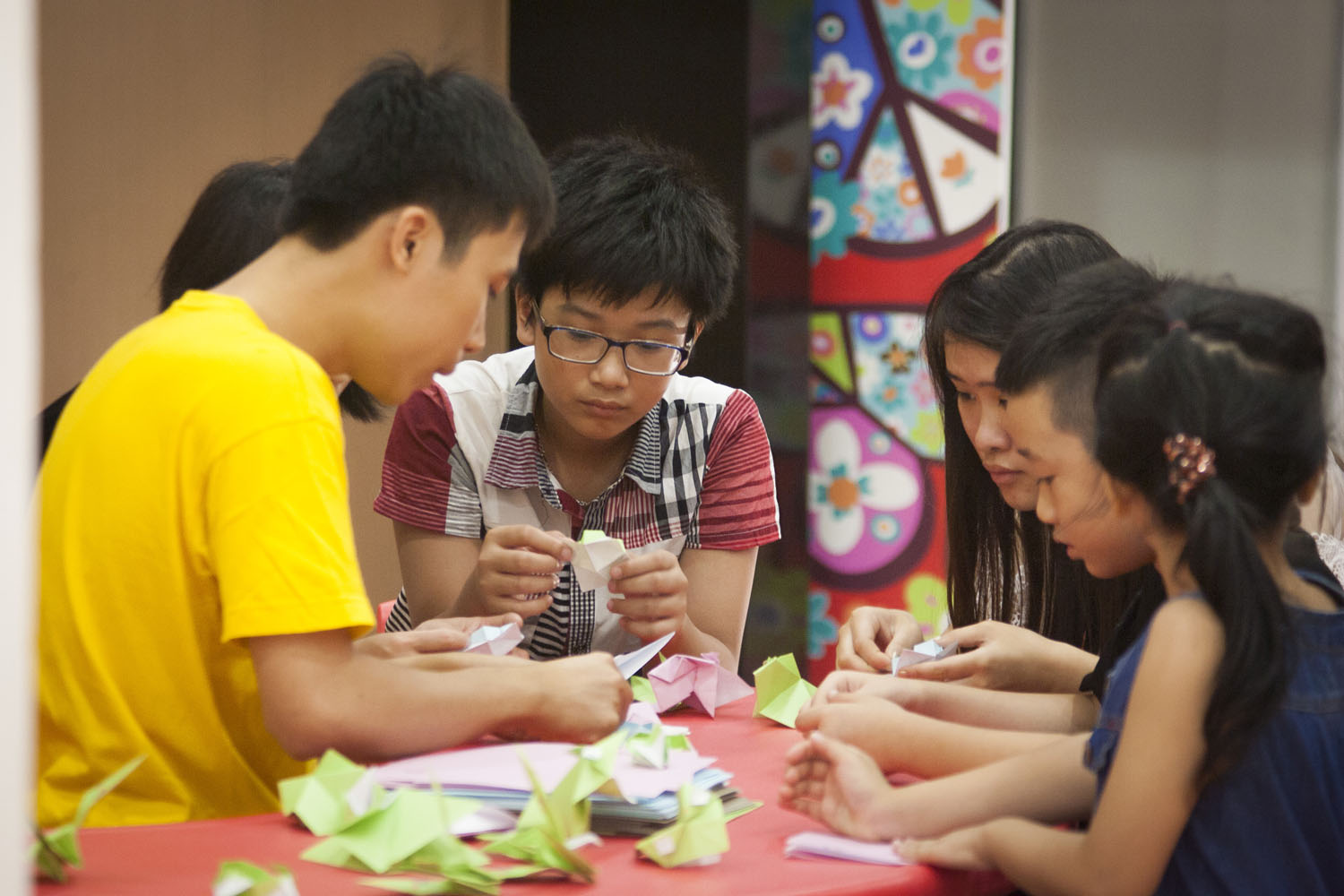 Cùng bạn bè tham gia tham gia cuộc thi “Sáng tạo cây thông Noel” 