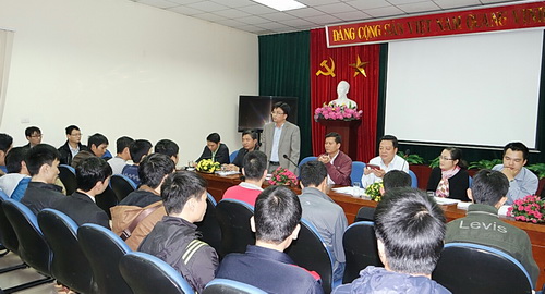Phó Tổng giám đốc Ban Quản lý dự án đường sắt Lê Văn Dương phổ biến các quy định của khóa học