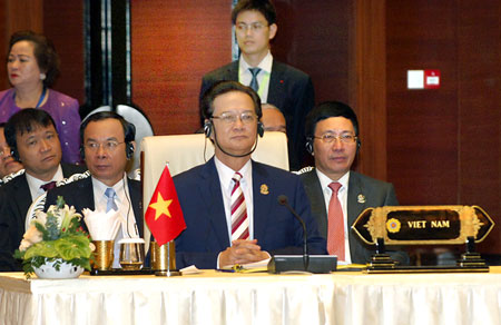 Thủ tướng Nguyễn Tấn Dũng tại phiên họp toàn thể