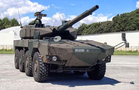 Xe chiến đấu bộ binh MCV mới sử dụng bánh lốp 8x8 bánh với khả năng cơ động cao trên nhiều địa hình khác nhau.