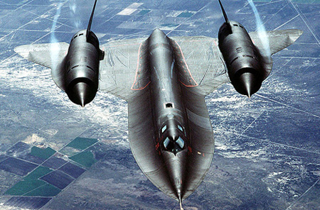  Với tốc độ tối đa 3.530km/h, SR-71 khiến cho tiêm kích nhanh nhất Liên Xô MiG-25 