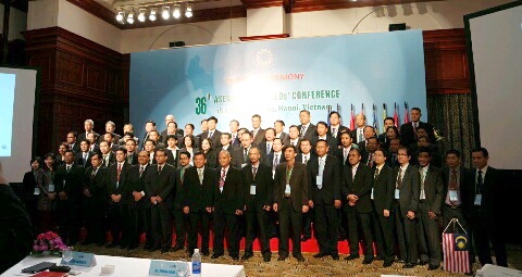 Các đại biểu đường sắt đến từ 7 nước ASEAN chụp ảnh lưu niệm