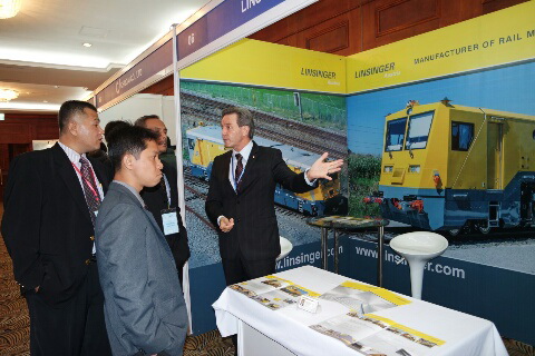 Triển lãm thiết bị và công nghệ đường sắt bên hành lang hội nghị