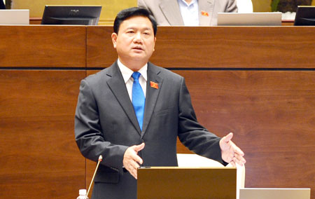 Bộ trưởng GTVT Đinh La Thăng trả lời chất vấn của các đại biểu Quốc hội