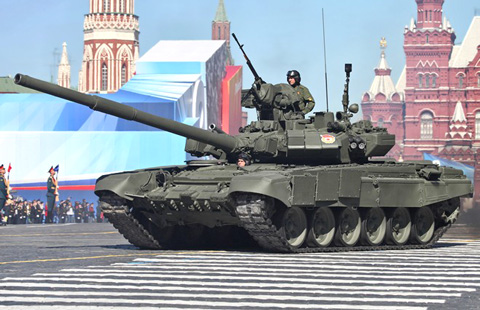 Một số ý kiến cho rằng các mẫu T-90 A, S, M và các phiên bản nâng cấp khác đủ mạnh để vượt qua các xe tăng hiện đại nhất của các nước khác.