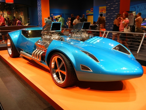 Một bản sao từ đồ chơi bước ra cuộc sống với kích thước thật, đầy đủ chức năng của siêu xe trong triển lãm xe hơi Mỹ 2014.